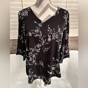 NWOT Women’s dress top/blouse